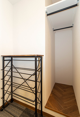 22階・3階のシェアハウス用の個室の収納スペース